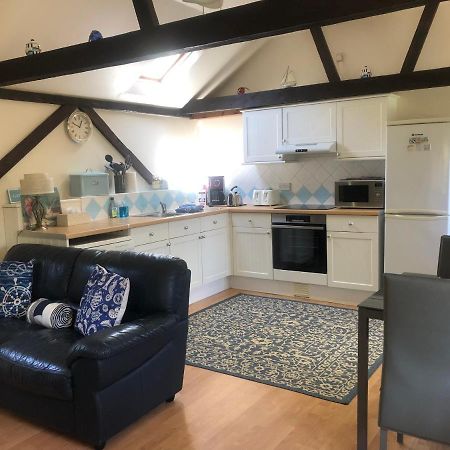 Sycamores Barn - Detached, Private, Secluded Country Retreat Brighstone Exterior photo